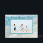 FLORIDA CHRISTMAS CARD | HOLIDAY BEACH FOTO CARD FEIERTAGSKARTE<br><div class="desc">Warme Wünsche aus Florida (oder Ihrem Lieblingsstrand) geschickt! Grüße für die Ferien von Ozeanliebhabern überall! Diese Florida Golf Coast Ozean Wellen Strand Weihnachtskarte in den Tönen aquamarin, aqua, und Marine und Ozean blau ist whimsical und perfekt für einen tropischen Weihnachten oder teilen Urlaub Erinnerungen. Fügen Sie Ihr Foto und es...</div>