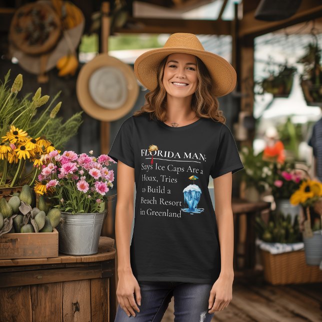Florida Man Iceberg Beach Resort Women T-Shirt (Von Creator hochgeladen)