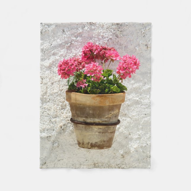 Flowers | Geranium In Flower in Pot Fleecedecke (Vorderseite)