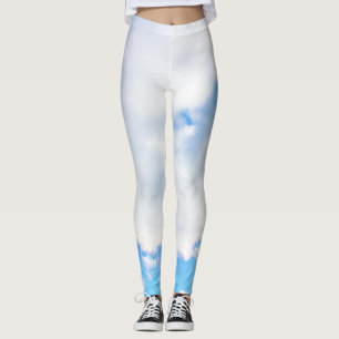 Fluffige weiße Wolken und blauer Himmel Leggings