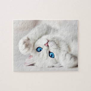 Fluffiges Weißes Kätzchen-Spiel-Puzzle