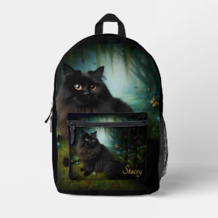 Fluffy Black Cat in Misty Woods Name Bedruckter Rucksack