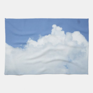 Fluffy Clouds in Blue Sky Geschirrtuch