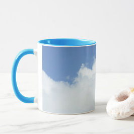 Fluffy Clouds in Bright Blue Sky Tasse