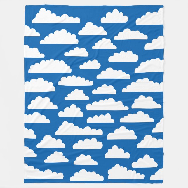 Fluffy Clouds - White on Blue 005cad Fleecedecke (Vorderseite)
