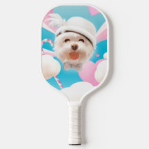 Fluffy Hund mit Weißhut
