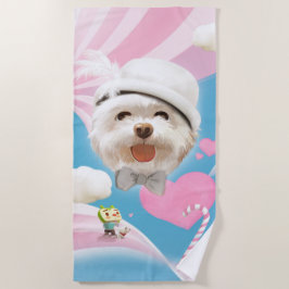 Fluffy Hund mit Weißhut Strandtuch