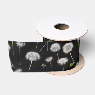 Fluffy Leuchten auf schwarz Satinband