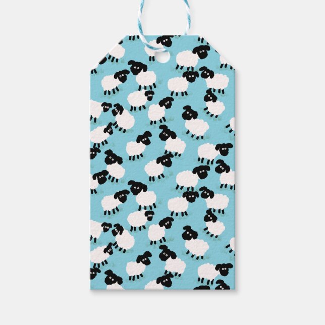 Fluffy Sheep on Baby Blue Geschenkanhänger (Vorderseite)