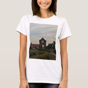 Flug über dem Glockenturm T-Shirt