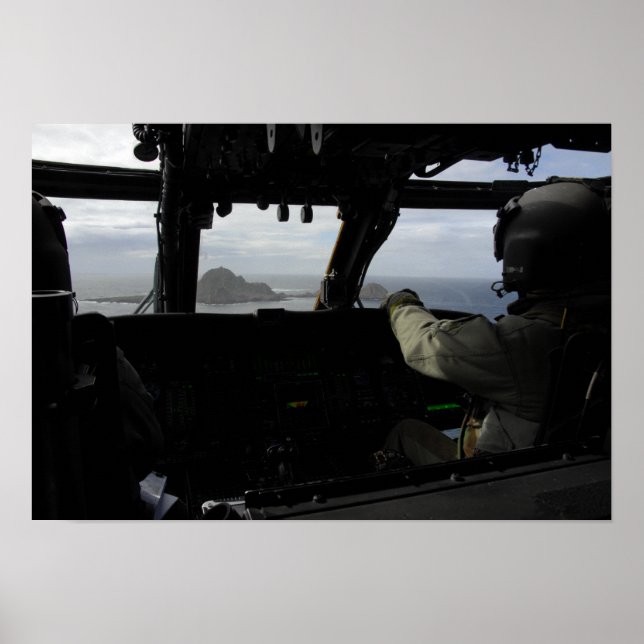 Flugbesatzungen nähern sich Farallon Island Poster (Vorne)