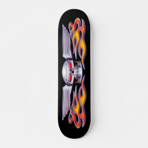 Flügelschädel mit Flammen Skateboard