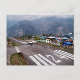 Flugzeug am Lukla Mountain Airport Landing Strip Postkarte