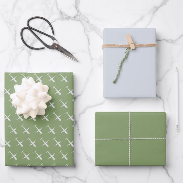 Flugzeug auf grauen Papierblättern Geschenkpapier Set (Vorderseite)