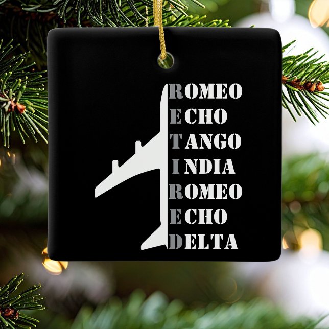 Flugzeug Ruhestand Nato-Aussprachealphabet Luftfah Keramikornament (Von Creator hochgeladen)