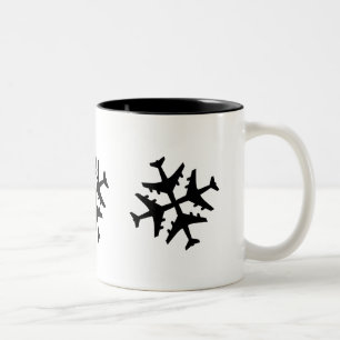 Flugzeug-Schneeflocke Zweifarbige Tasse