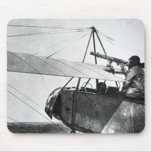 Flugzeugartillerist während des Kampfes des Mousepad