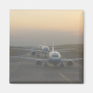 Flugzeuge auf einer Rollbahn Magnet