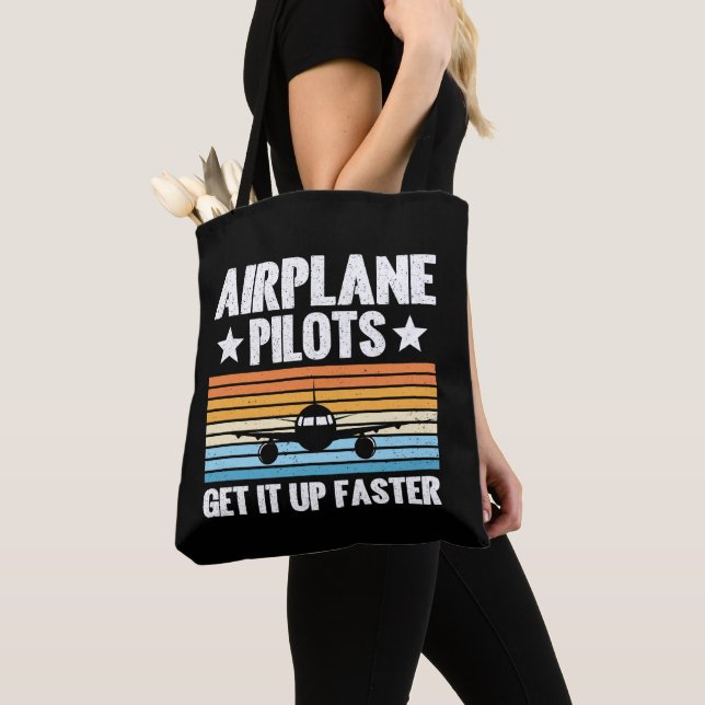 Flugzeugpiloten steigen schneller auf tasche (Von Nahem)