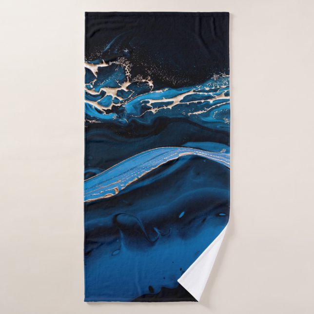 Fluid Art. Liquid Metallic Gold in abstrakt blau w Badehandtuch (Badehandtuch)