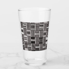 Fluid Symmetry: Erforschung abstrakter Designs im  Glas
