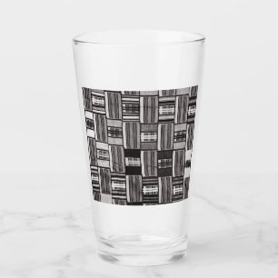 Fluid Symmetry: Erforschung abstrakter Designs im Glas