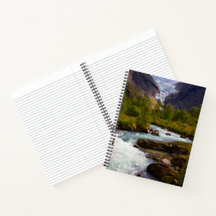 Fluss, der vom Briksdal-Gletscher fließt Notizbuch