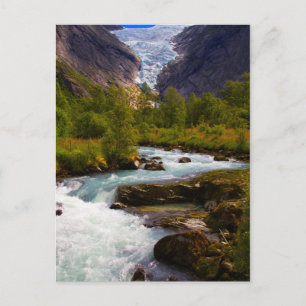 Fluss, der vom Briksdal-Gletscher fließt Postkarte