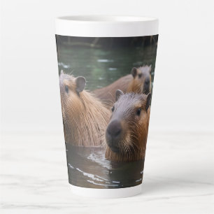"Fluss Serenity: Capybaras schwimmen im Fluss" Milchtasse
