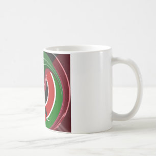Flüssige kenianische Flagge: Ein modernes Design Kaffeetasse
