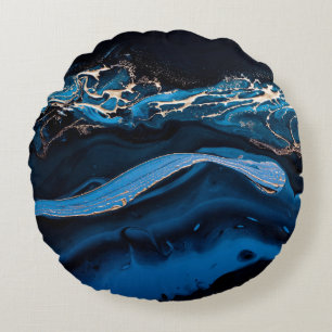 Flüssige Kunst. Flüssiges Metallicgold in abstrakt Rundes Kissen