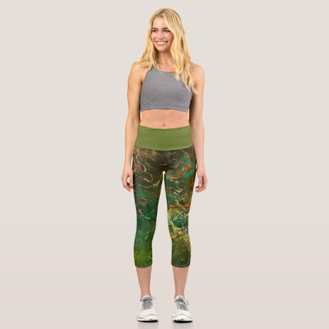 Flüssiger Wald, Grüntöne, Gelb, Tan Capri Leggings (Vorderseite)