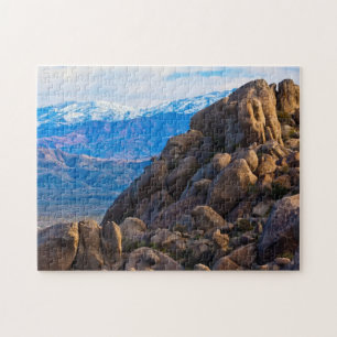 Flusssteine und Berge