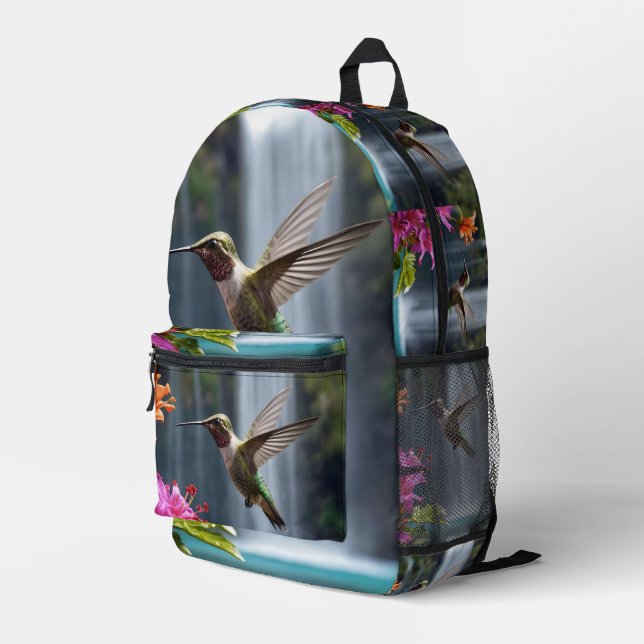 "Flüstern der Natur: Hummingbird, Wasserfall, Bedruckter Rucksack (Rückseitige Ecke Rechts)