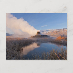 Fly Geyser mit schneebedeckter Granite Range Postkarte