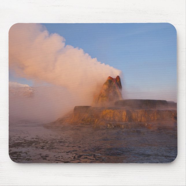 Fly Geyser mit schneebedeckter Granitreichweite Mousepad (Vorne)