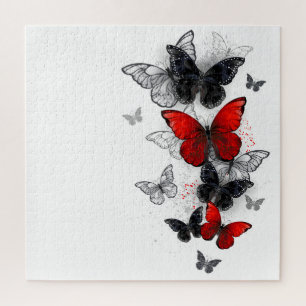 Flying Black and Red Morpho Butterfliegen