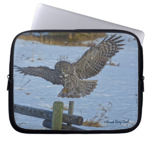 Flying Great Gray Owl Raptor Winter Wildlife Foto Laptopschutzhülle