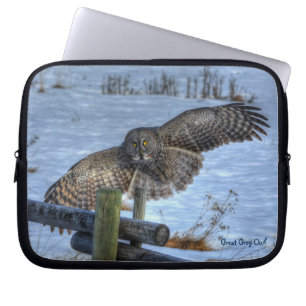 Flying Great Gray Owl Raptor Winter Wildlife Foto Laptopschutzhülle