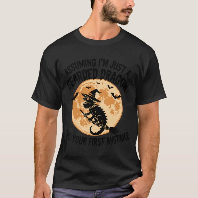 Flying Hexe Bartded Dragon T-Shirt (Vorderseite)