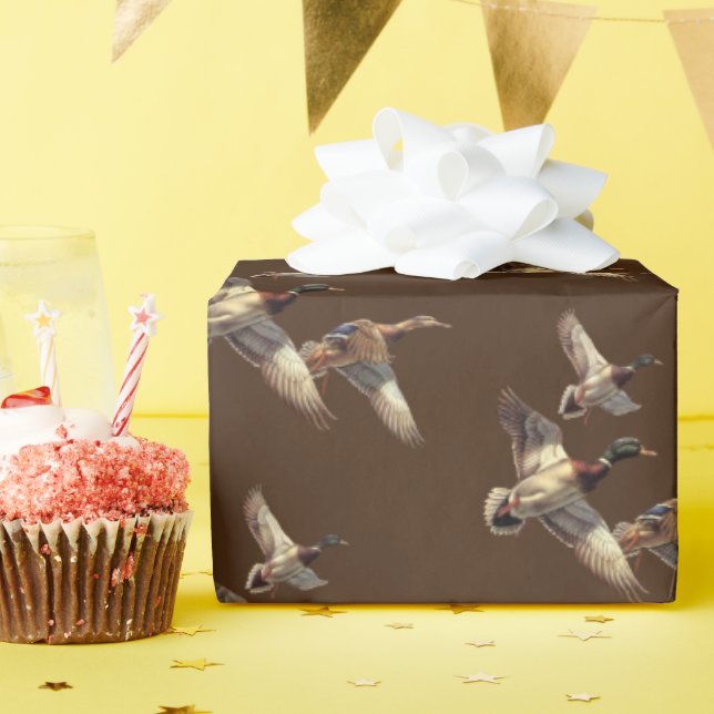 Flying Mallard Ducks Geschenkpapier (Geburtstagsparty)