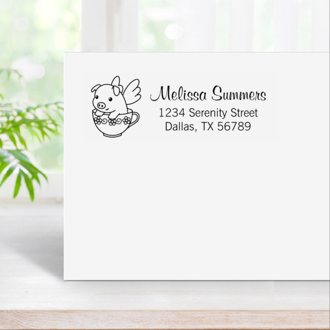 Flying Pig - Piglet with Wings in a Teacup Address Gummistempel (Von Creator hochgeladen)