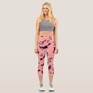 Flying witter zwischen Halbmond zu Halloween-Nacht Capri Leggings