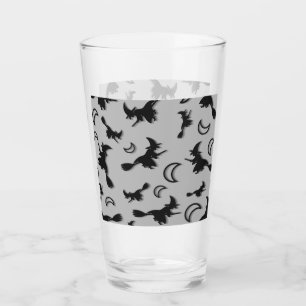 Flying witter zwischen Halbmond zu Halloween-Nacht Glas