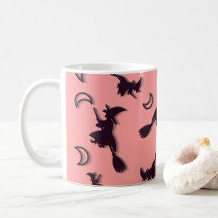 Flying witter zwischen Halbmond zu Halloween-Nacht Kaffeetasse