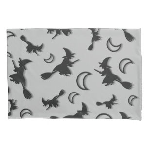 Flying witter zwischen Halbmond zu Halloween-Nacht Kissenbezug