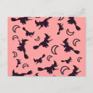 Flying witter zwischen Halbmond zu Halloween-Nacht Postkarte