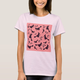 Flying witter zwischen Halbmond zu Halloween-Nacht T-Shirt