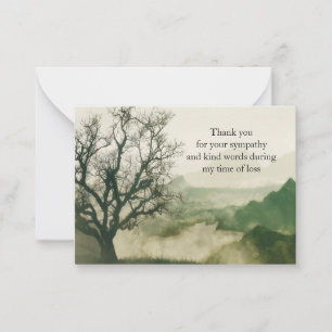 Fog Et Arbre Sur La Carte de remerciements De Mont