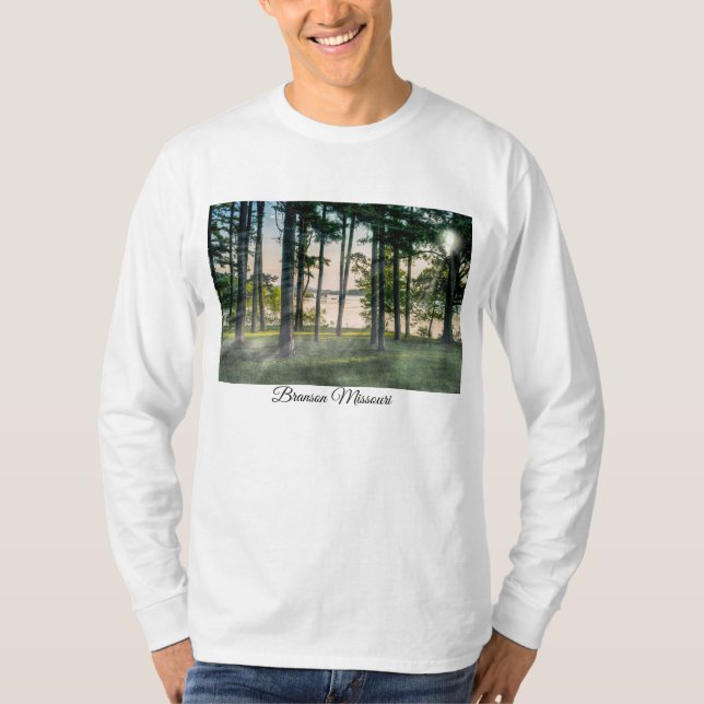 Foggie Bäume am Tisch T-Shirt (Vorderseite)